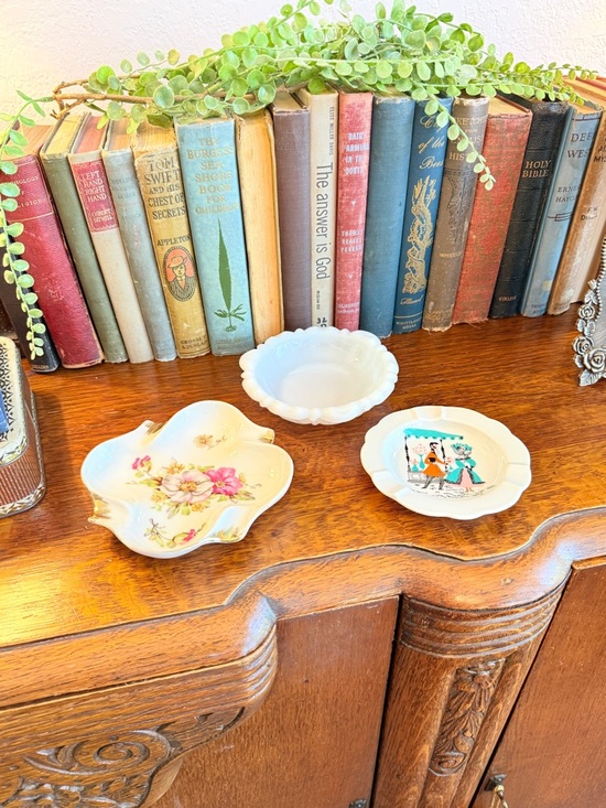 Vintage Limoges, Anchor Hocking Milk Glass & Porcelain Ashtray Bundle - Picture 6 of 16